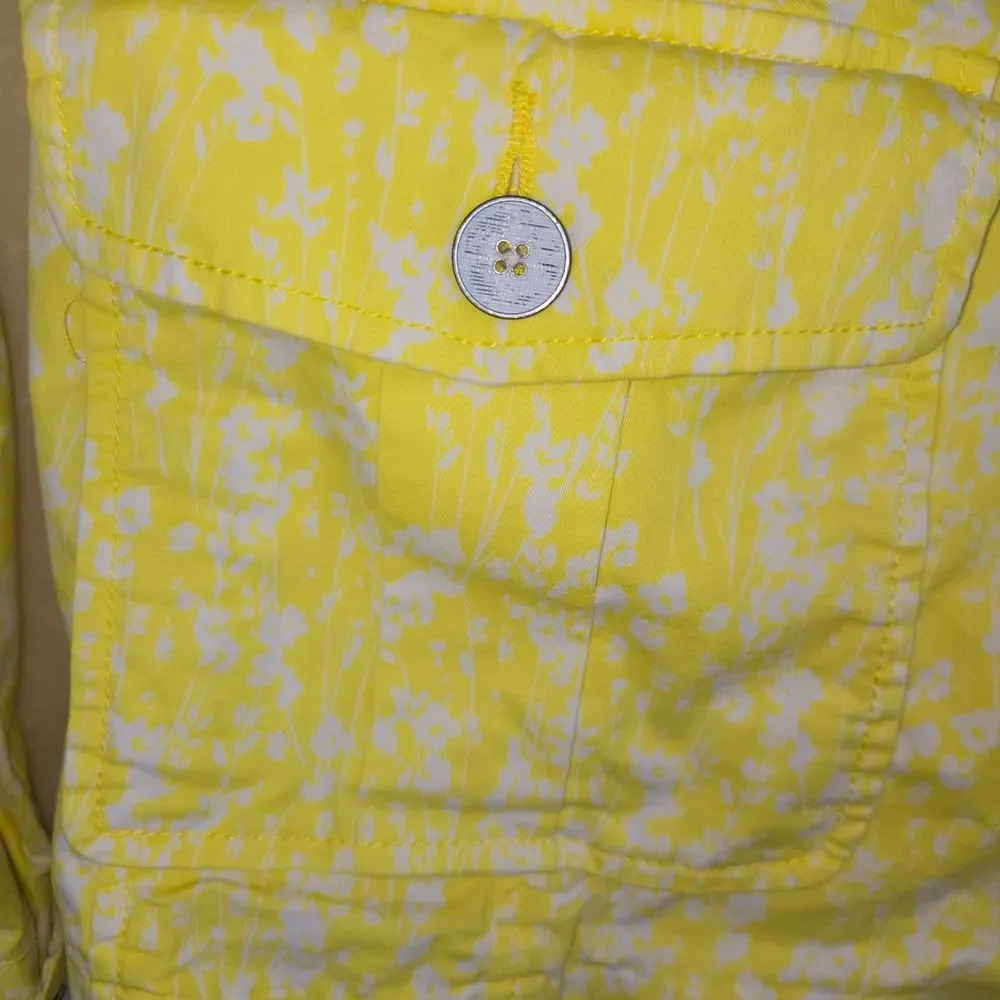 Cabi Womens Jacket Size Small Chore Dainty Floral Artsy Art To Wear Yellow White